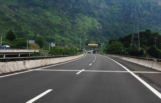 建雞高速公路